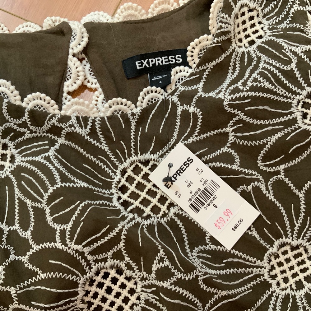Express Embroidered Top - Picture 2 of 4